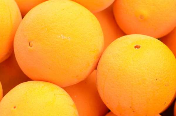 Laranja Bio, vendida a granel. Produto de origem Nacional. Sumarentas, doces e famosas pela sua concentração de vitamina C, sendo a fruta ideal para